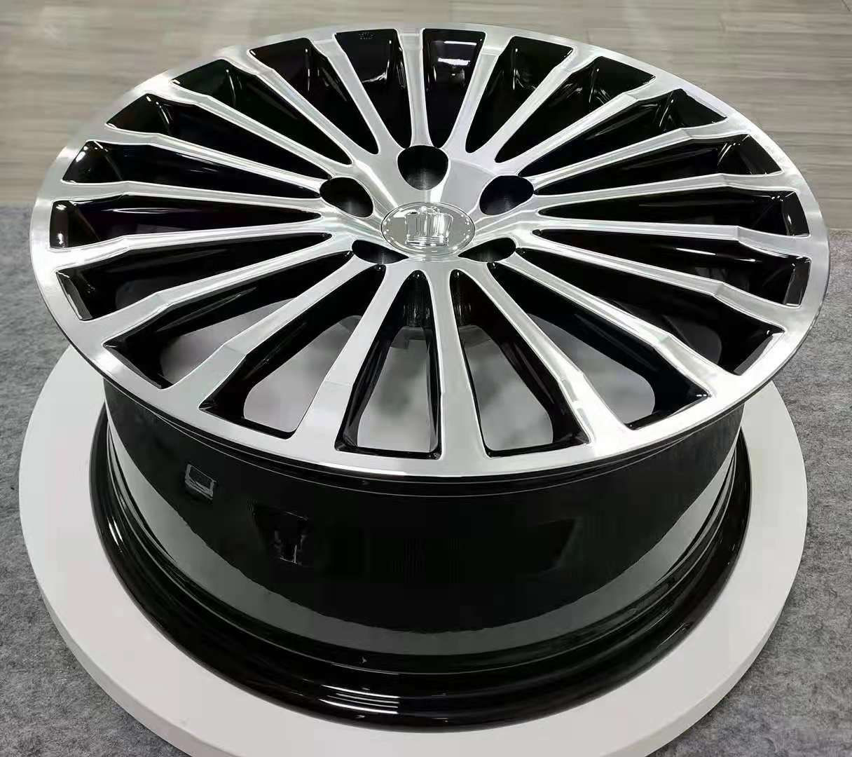 low pressure casting alloy wheel with 5 double spokes for European Car