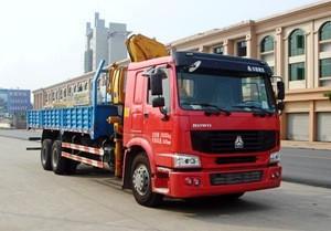 HOWO 4X2 Tow Crane Truck Capacity 8T 10T 12T  Folding Boom Truck Mounted Crane
