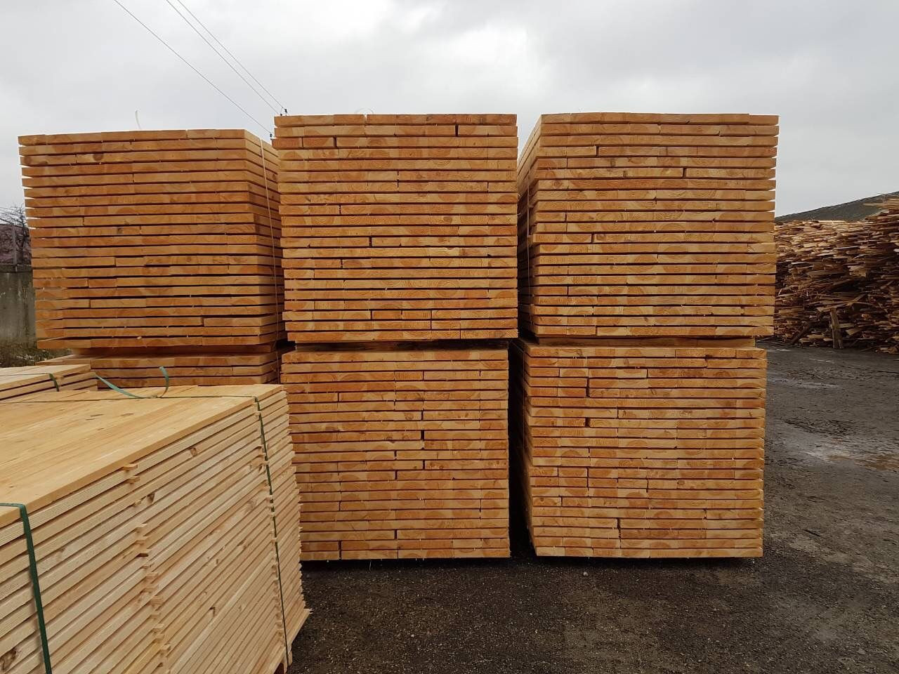 Pine sawn timber - lumber of any sizes