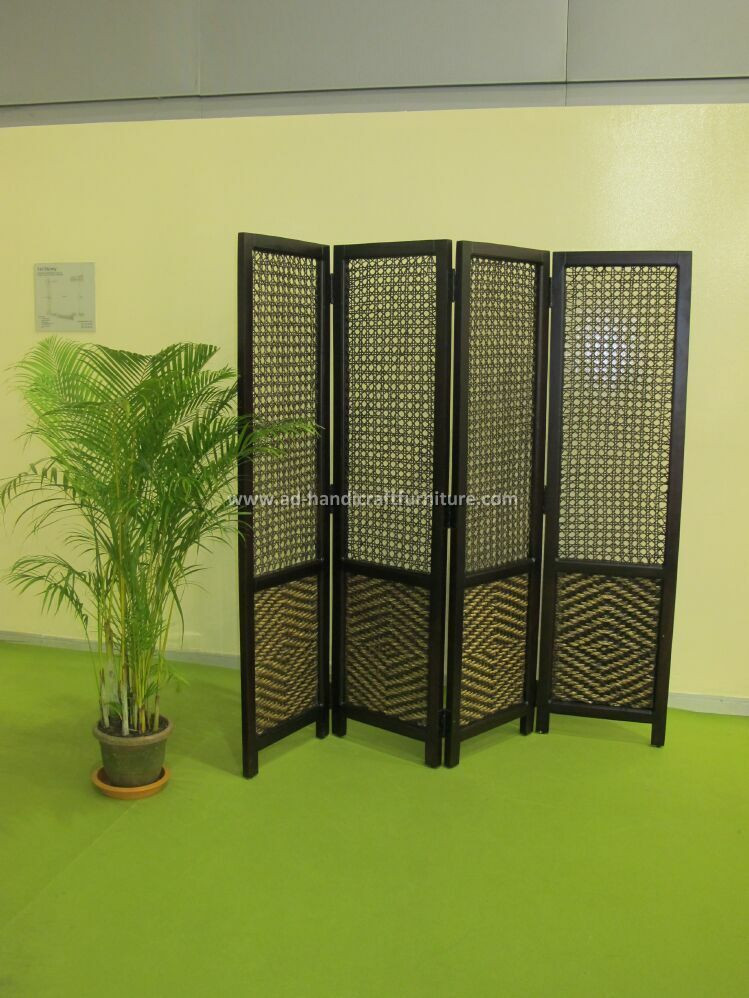 Water hyacinth screen
